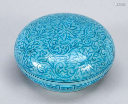 Round lidded box, China, 18th centu