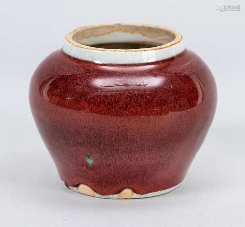 Small oxblood red shoulder pot, Chi