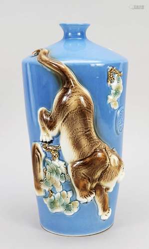 Vase with tiger, China, 20th c. Sho