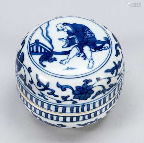 Lidded box, China, the sides with c