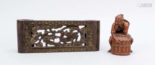 Two wooden sculptures, China, reddi