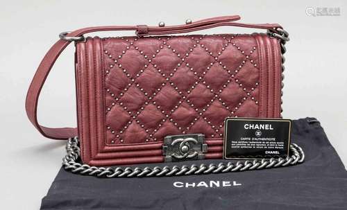 Chanel, boy bag, burgundy quilted c