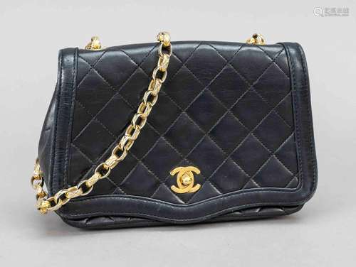 Chanel, Small Quilted Vintage Chain