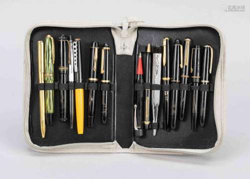 Mixed lot of 15 writing instrument