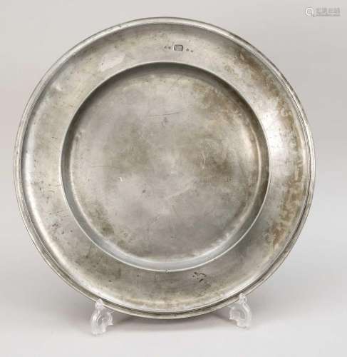 Large pewter plate, probably 18th