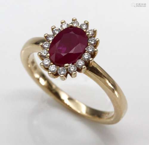 14 kt gold ruby-brilliant-ring