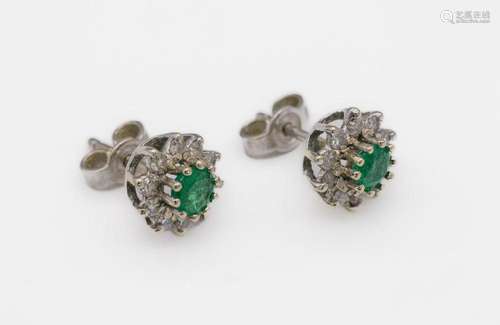 Pair of 14 kt gold emerald-diamond-earrings