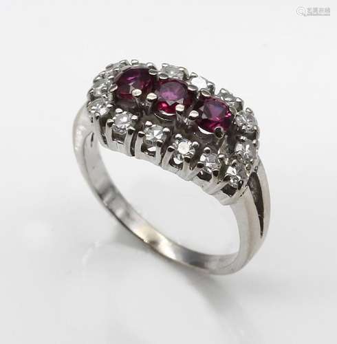 14 kt gold ruby-diamond-ring