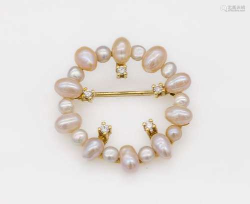 14 kt gold cultured pearl-brilliant-brooch