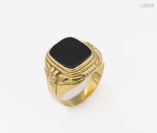 14 kt gold onyx-signet ring