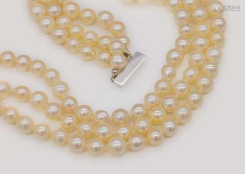 3-row necklace de chien with cultured pearls