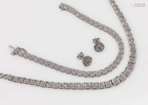 Jewelry set with diamonds