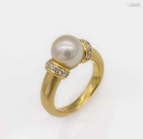 18 kt gold cultured pearl-brilliant-ring