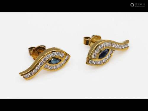 Pair of 18 kt gold earrings with brilliants and sapphires