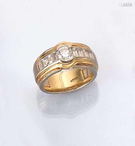 18 kt gold ring with brilliant and diamonds