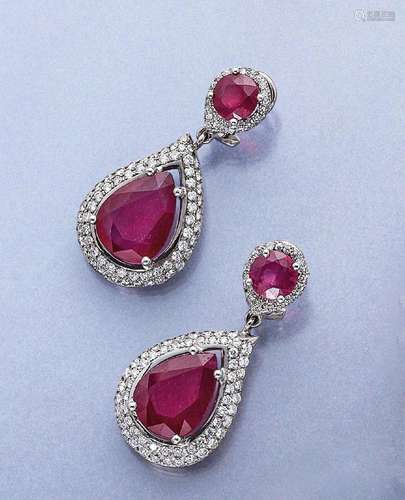 Pair of 18 kt gold earrings with brilliants and rubies