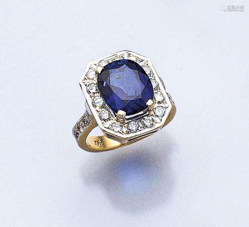 18 kt gold ring with sapphire and brilliants