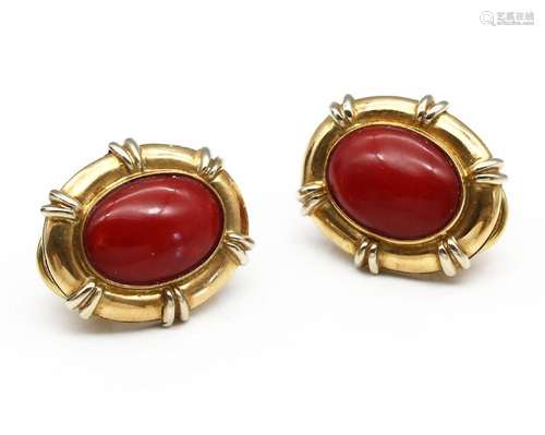 Pair of 18 kt gold coral-earrings