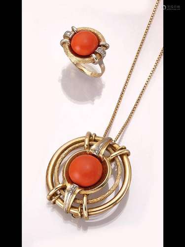 14 kt gold jewelry set with coral and diamonds