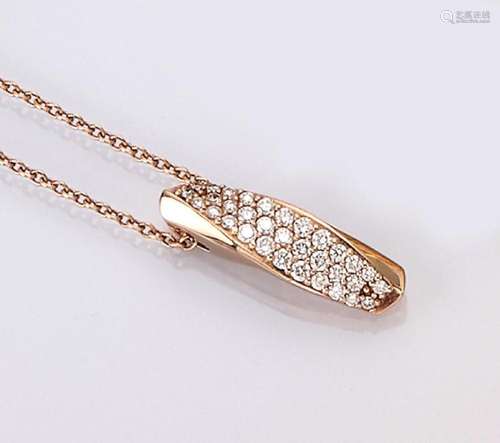 14 kt gold pendant with brilliants