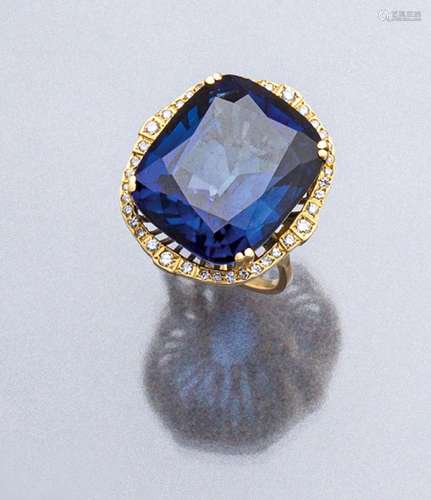 18 kt gold ring with sapphire and brilliants