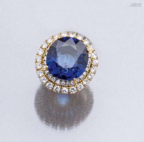 14 kt gold ring with sapphire and brilliants