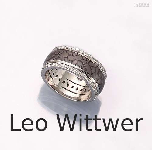 18 kt gold LEO WITTWER ring with enamel and brilliants