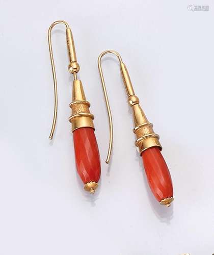 Pair of 18 kt gold corals-earrings