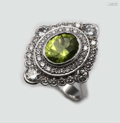 18 kt gold ring with peridot and brilliants