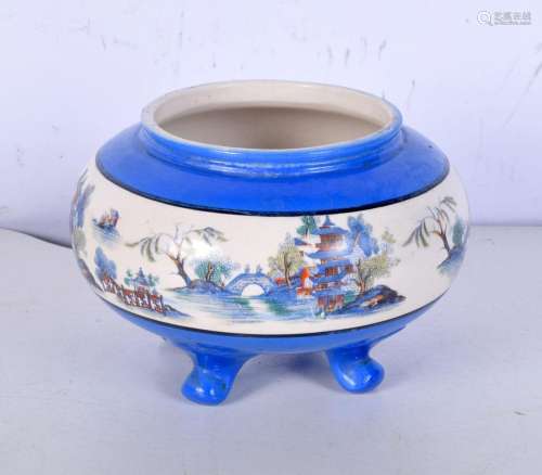 A Hanley (L & Sons Ltd) glazed porcelain censer decorate...