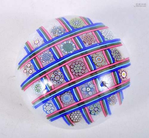 A top faceted Peter Mc Dougall paperweight 5.5 x 8 cm .