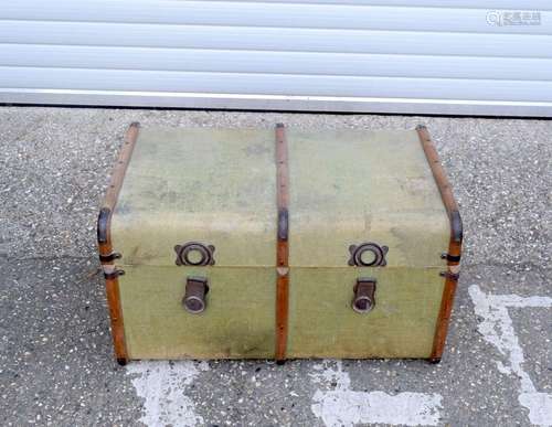 A large vintage Royal Navy trunk 50 x 84 x 51 cm