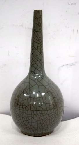 A small Chinese porcelain Crackle glaze Celadon vase 24 cm.