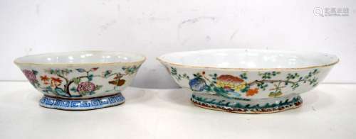 A Chinese porcelain Famille Verte bowl together with a small...