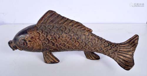 A large gilded bronze figure of a fish. 14 x 31cm.