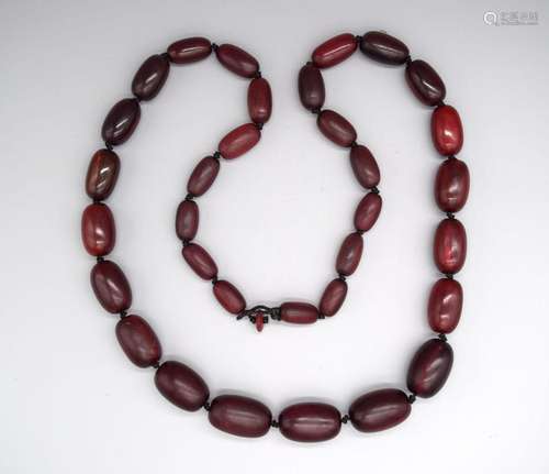 A Cherry Amber type necklace (33)