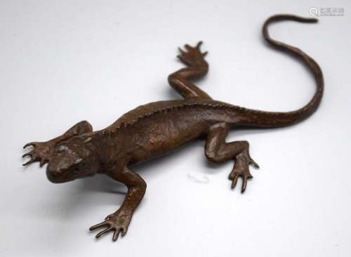 A Japanese bronze lizard 15 cm.