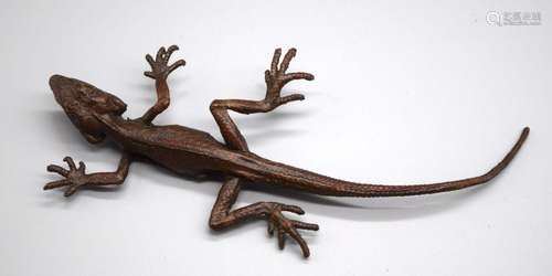 A Japanese bronze lizard 16 cm.