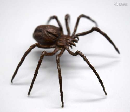 A Japanese bronze spider 6 cm.