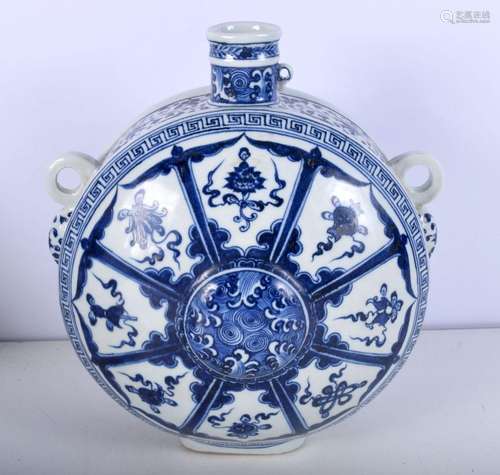 A large Chinese Porcelain blue and white moon flask decorate...