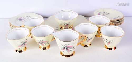 A collection of Royal Winsor Tea ware (21).