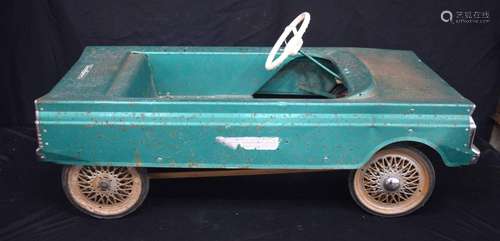 A Triang Countryman metal child`s pedal car 45 x 98 x 44 cm.