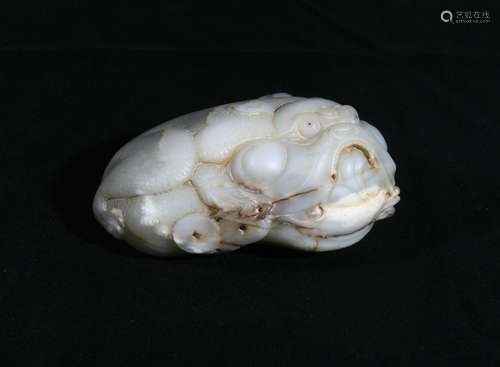 Jade carved golden toad