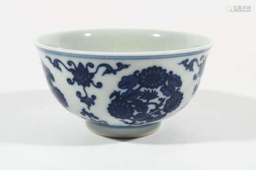 Blue and white ball pattern cup