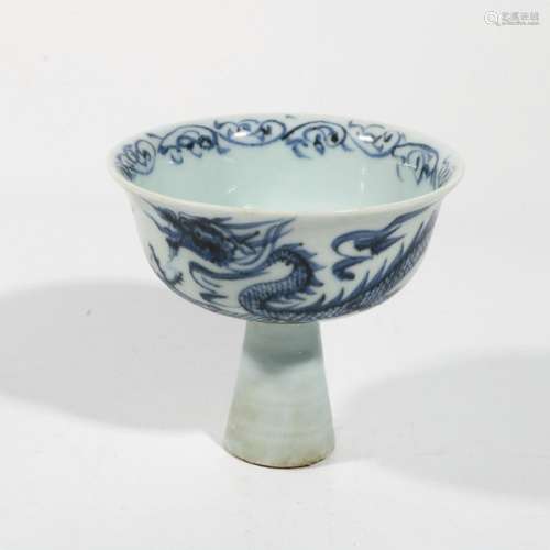 Blue and white dragon goblet