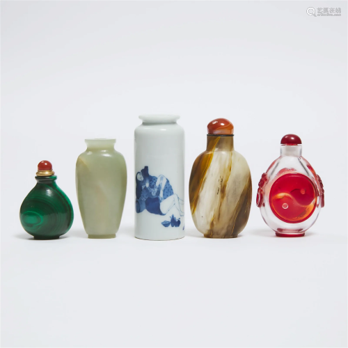 A Group of Five Snuff Bottles, 19th Century and Later, 十九世...