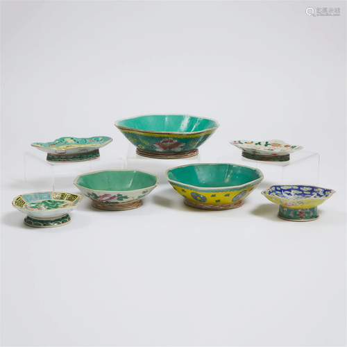 A Group of Seven Famille Rose Footed Bowls, 19th/20th Centu