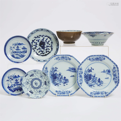 A Group of Eight Chinese Export Blue and White Wares, 17th-