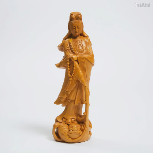 A Boxwood Figure of Guanyin, 20th Century, 二十世纪 黄杨木