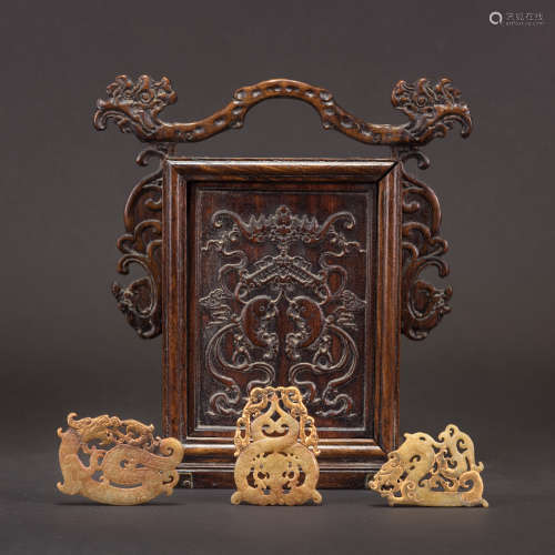 THREE CARVED JADE PLAQUE WITH WOODEN BOX